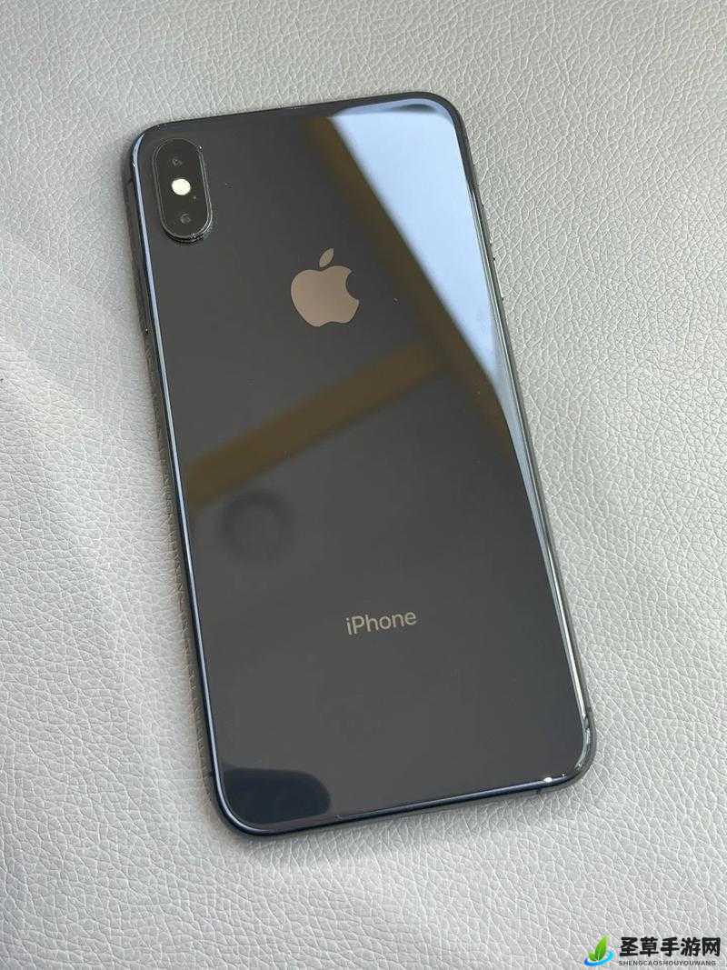 这是一款真正的全方位屏手机，iPhone XS Max 超越视野的未来之作